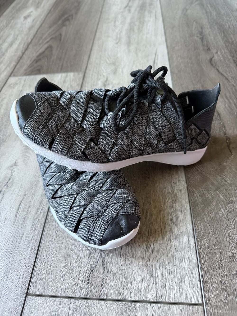 Nike Juvenate Premium Cool Grey Women's Sneakers  Size 6.5